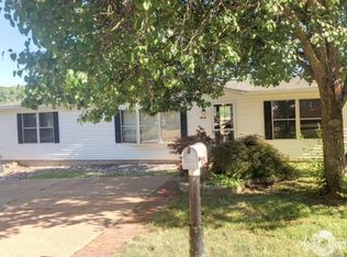 4628 White Ash Dr, High Ridge, MO 63049