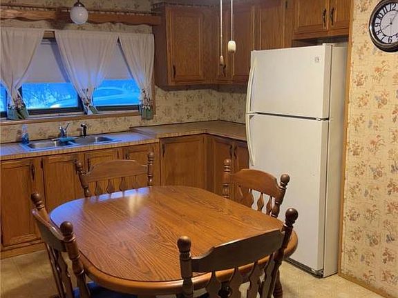 4th image of 162 Moorestown Dr