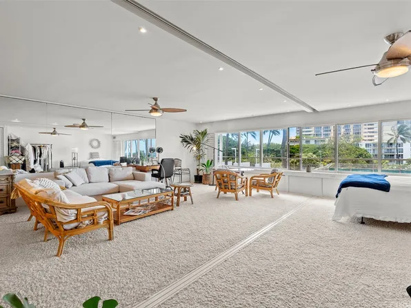 2895 Kalakaua Ave APT 309, Honolulu, HI 96815