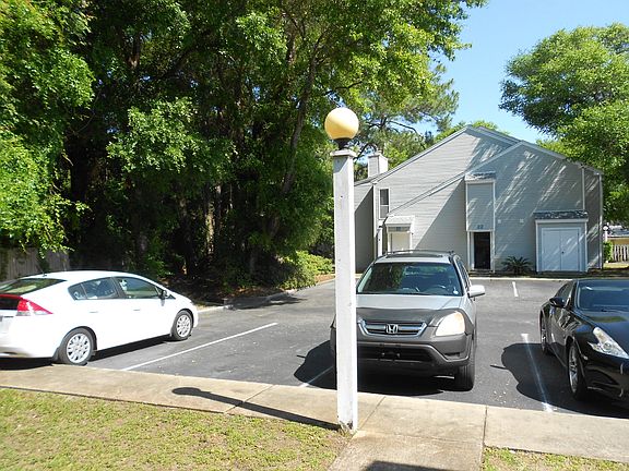 3rd image of 31 Park Cir SE Unit 20