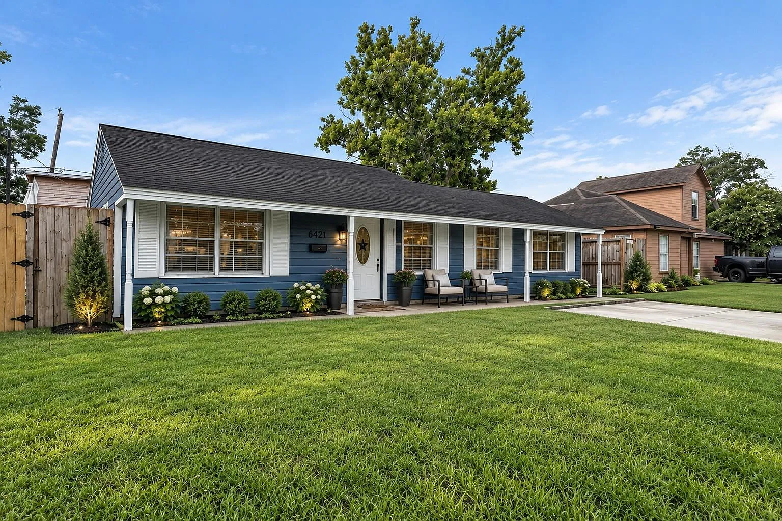 3 bed, 1.0 bath, 1725 sqft, $2,300 — Photo 1