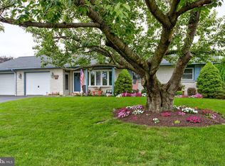 1820 Rhoda Ave, Mount Joy, PA 17552