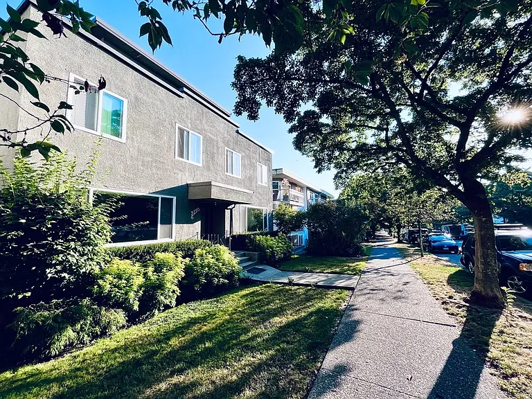 2341 York Ave #5 — Photo 1