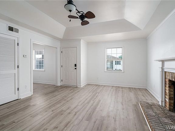 4th image of 2031 8th Ave #105