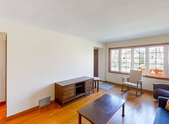 4th image of 5127 N Oak Park Ave