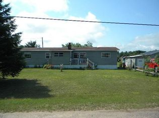 200 Oakbrook Ln, Marquette, MI 49855