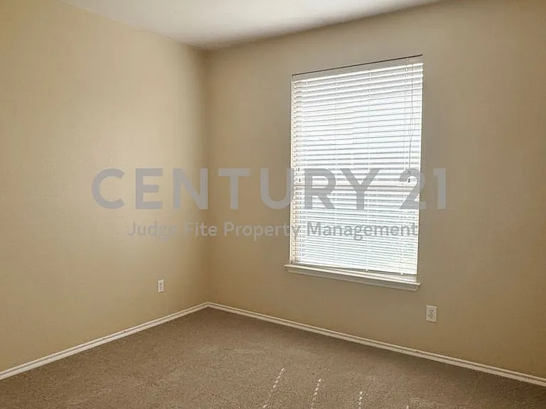 2146 Stonebrook Ln — Photo 8