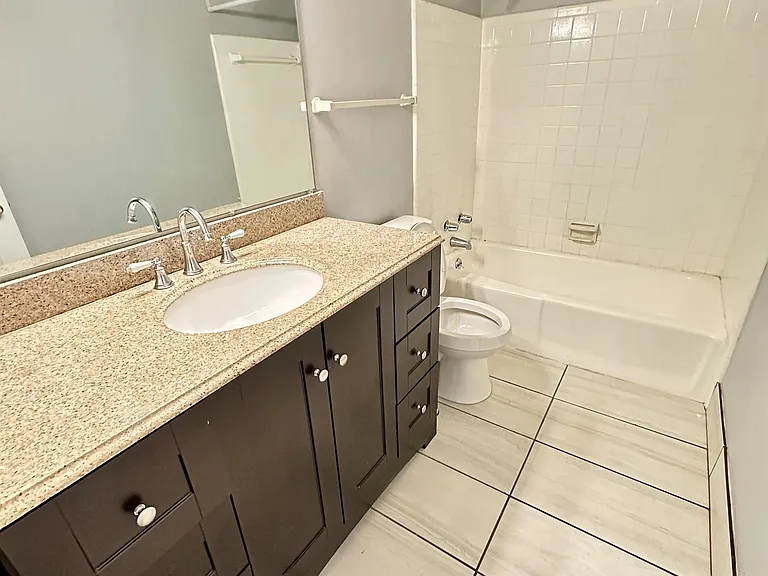 1201 S Rockford Ave #7 — Photo 5