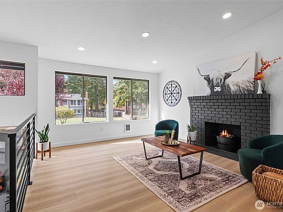 3rd image of 16803 13th Avenue Ct E