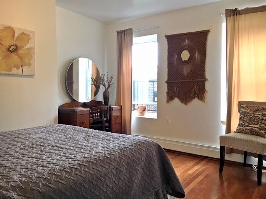 2nd image of 114 Madison St #1