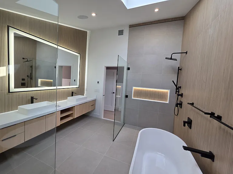 1047B Anderson Ave — Photo 12