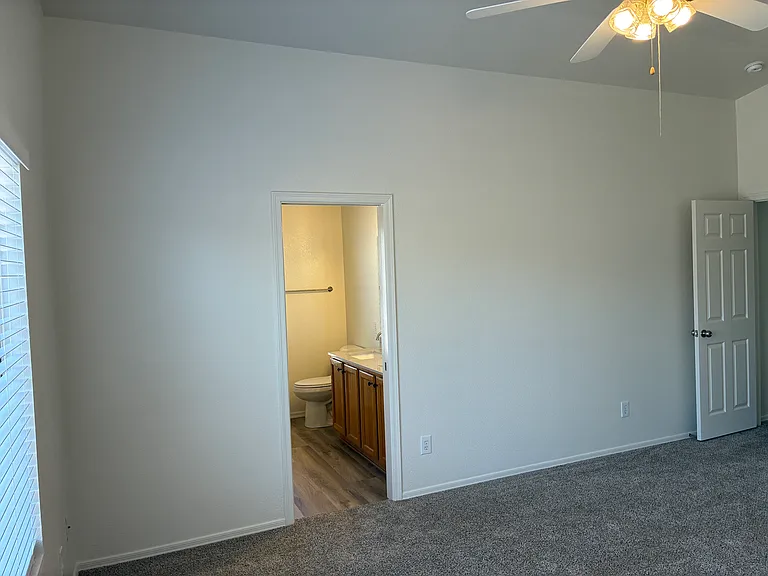 10422 W Windsor Blvd — Photo 27