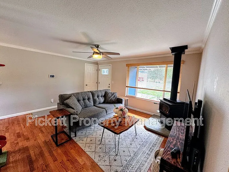2270 Madrona Dr SE — Photo 4