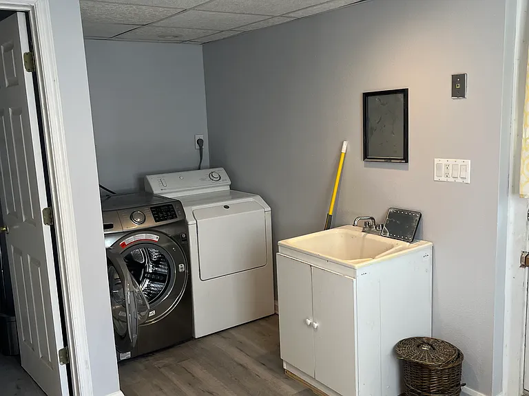84 W Green St — Photo 27
