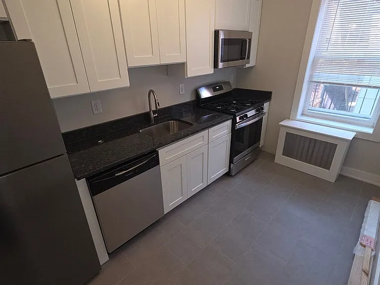 80 Palisade Ave — Photo 1