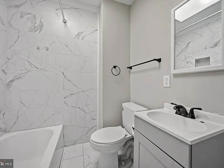 1516 N Luzerne Ave — Photo 21