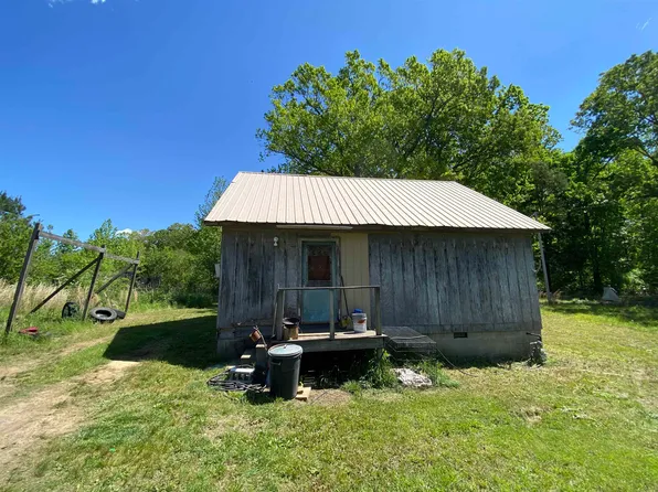 865 Allen Dr, Saltillo, TN 38370