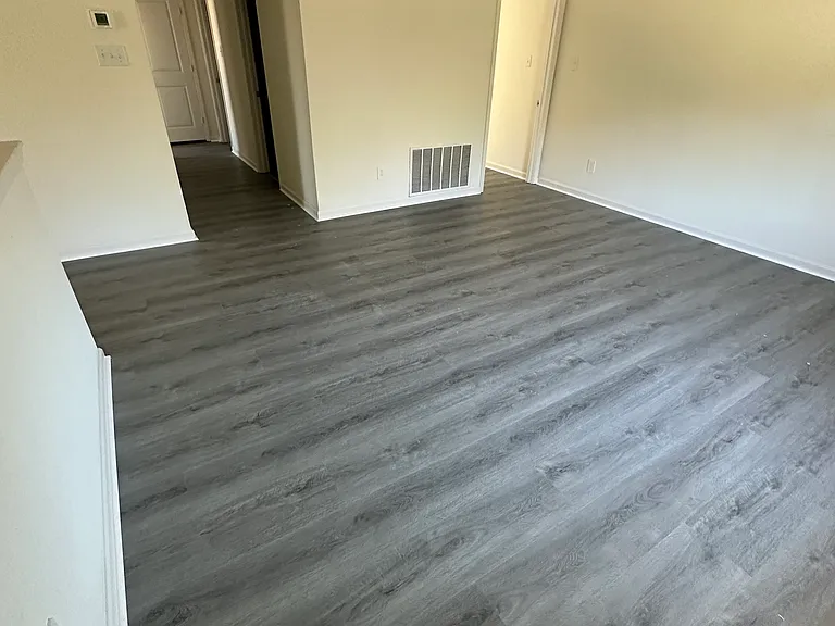 701 Yorkshire Dr — Photo 12