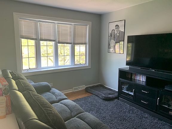 3rd image of 7426 Nottingham Dr