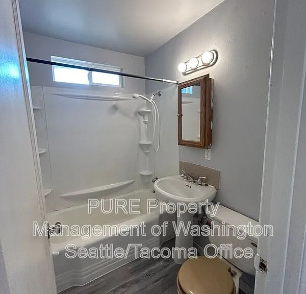 721 S Ainsworth Ave — Photo 8