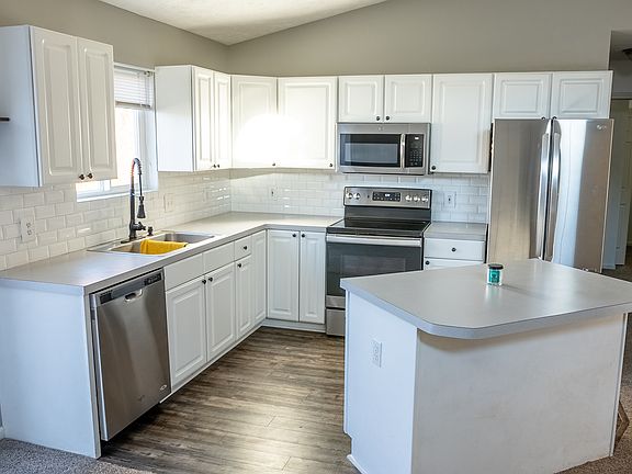 3rd image of 2927 Burritt St NW