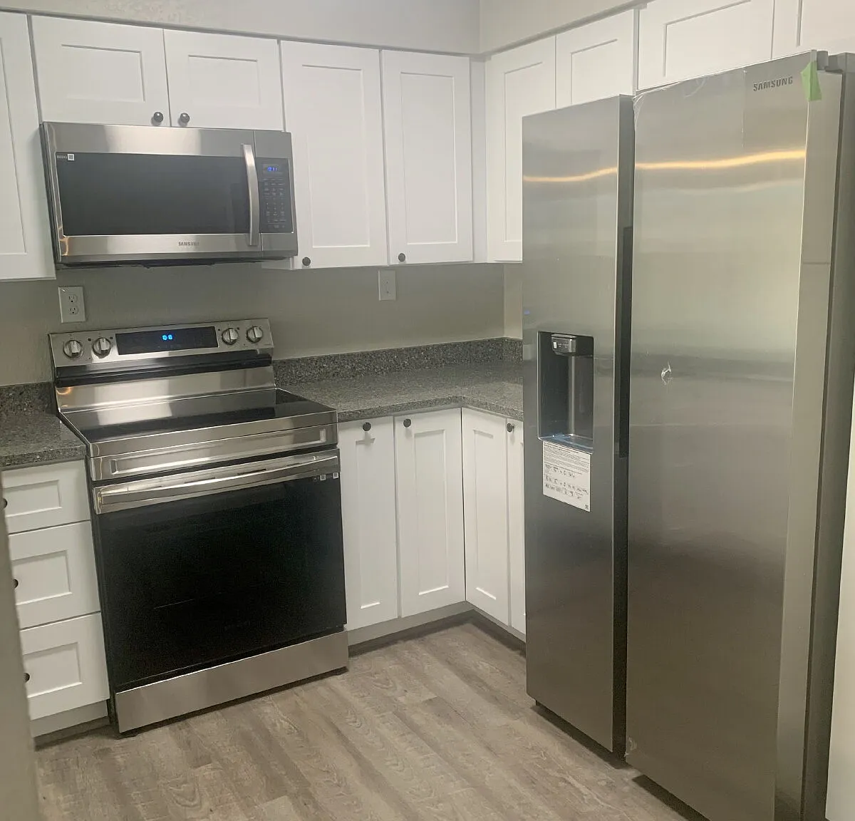 3 bed, 2.0 bath, 1280 sqft, $2,300 — Photo 3