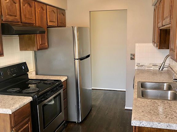 4th image of 3026 Princeville Dr