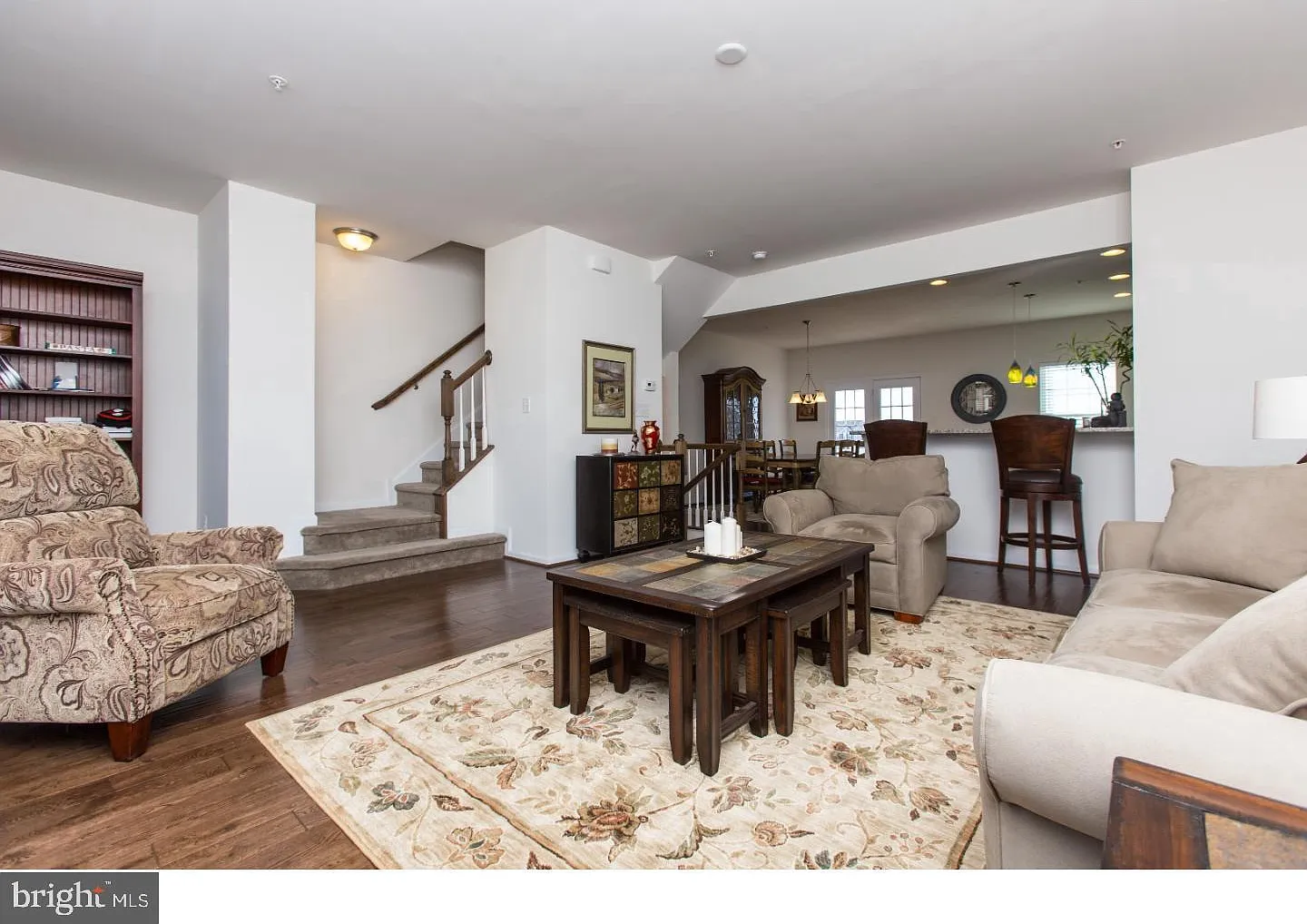 3 bed, 2.5 bath, 2032 sqft, $2,900 — Photo 3