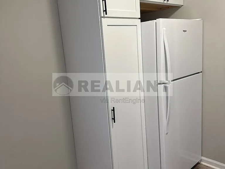 2069 Fontaine Rd #10 — Photo 8