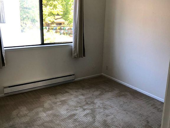 5th image of 976 Kiely Blvd Unit J