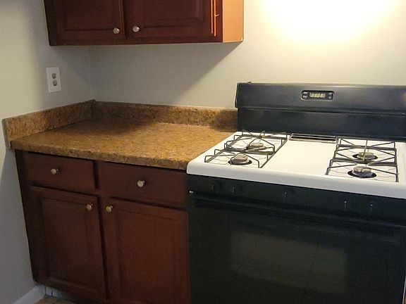 3rd image of 8743 Gervais St