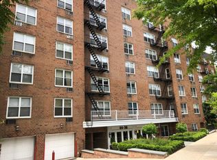 4430 Douglaston Pkwy APT 7L, Little Neck, NY 11363