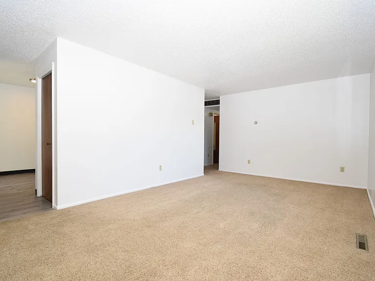 411 N 16th Ave #A — Photo 4
