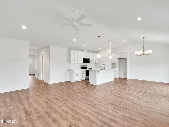 5th image of 307 Riva Ridge