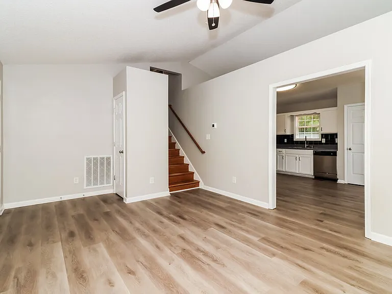 124 Hunter Pl — Photo 6