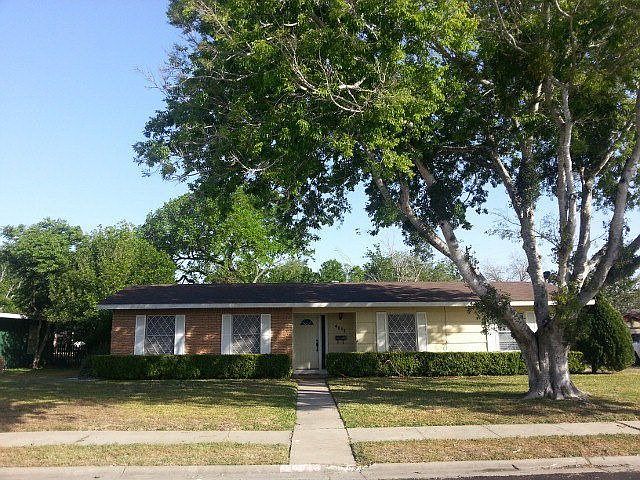 1st image of 4813 Dahlia Ln