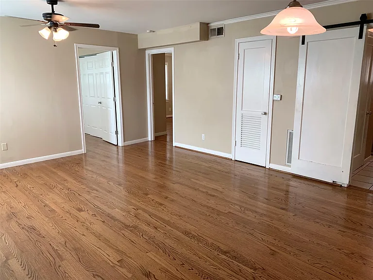 307 Avondale St #1 — Photo 5