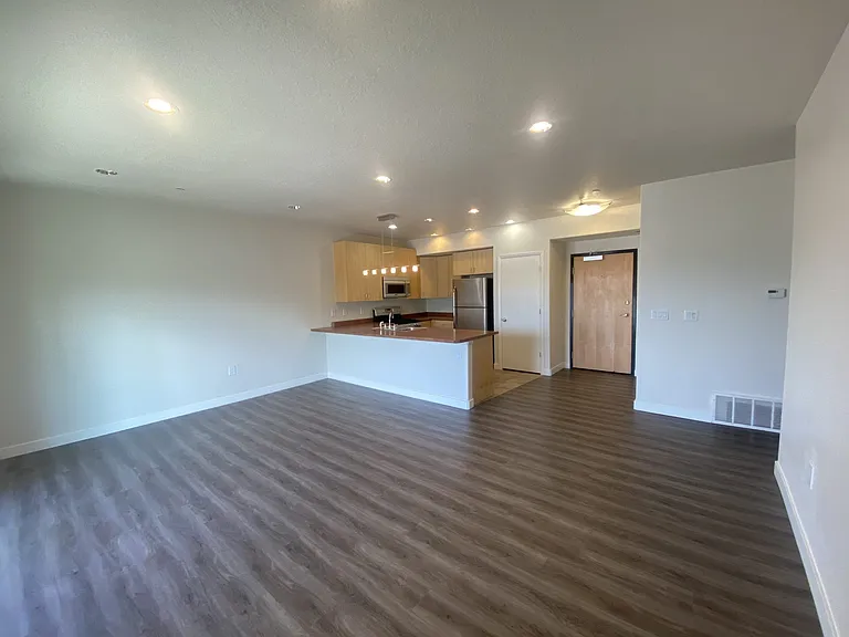 Axis at 739 Apartments — Photo 18