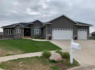 309 Marie Cir, Harrisburg, SD 57032
