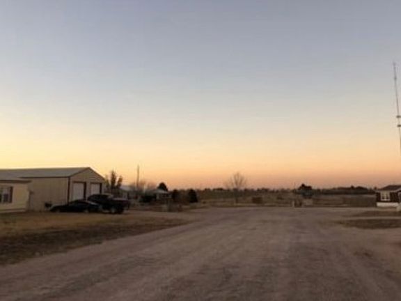 Exterior Neighborhood (street photo)