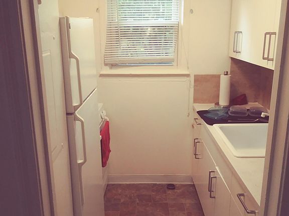 3rd image of 1125 N Kenilworth St APT 6