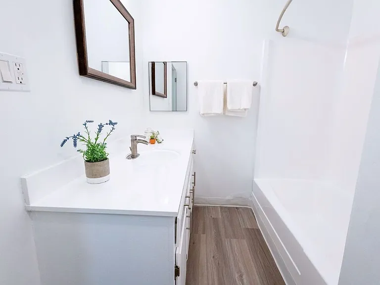 18400 Prairie Street — Photo 36