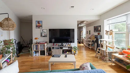 2035 W Touhy Ave #1 Photo 1 2035 W Touhy Ave #1 Photo 1