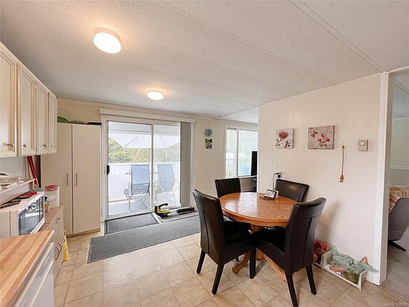 3rd image of 406 Matchlee Dr