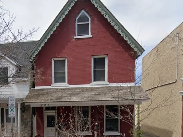 227 Guigues Ave #1, Ottawa, ON K1N 5J3