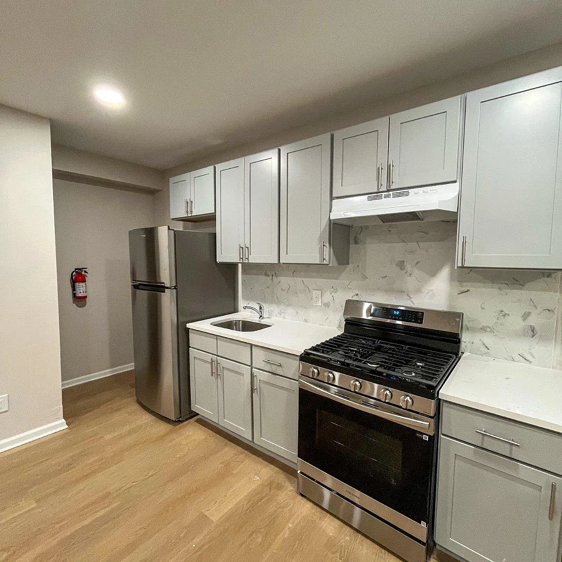 2 bed, 1.0 bath, 1000 sqft, $1,800 — Photo 4
