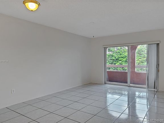 3rd image of 7850 Camino Real O-apt 320