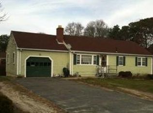 8 Denver St, Hyannis, MA 02601
