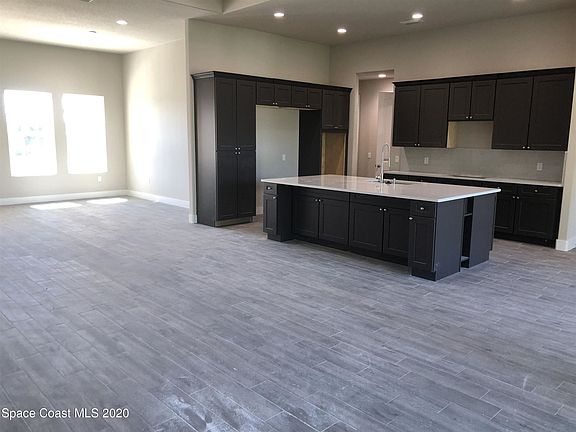 3rd image of 1196 Fulton Cir