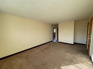 200 Pawtucket Ave APT 5, Pawtucket, RI 02860